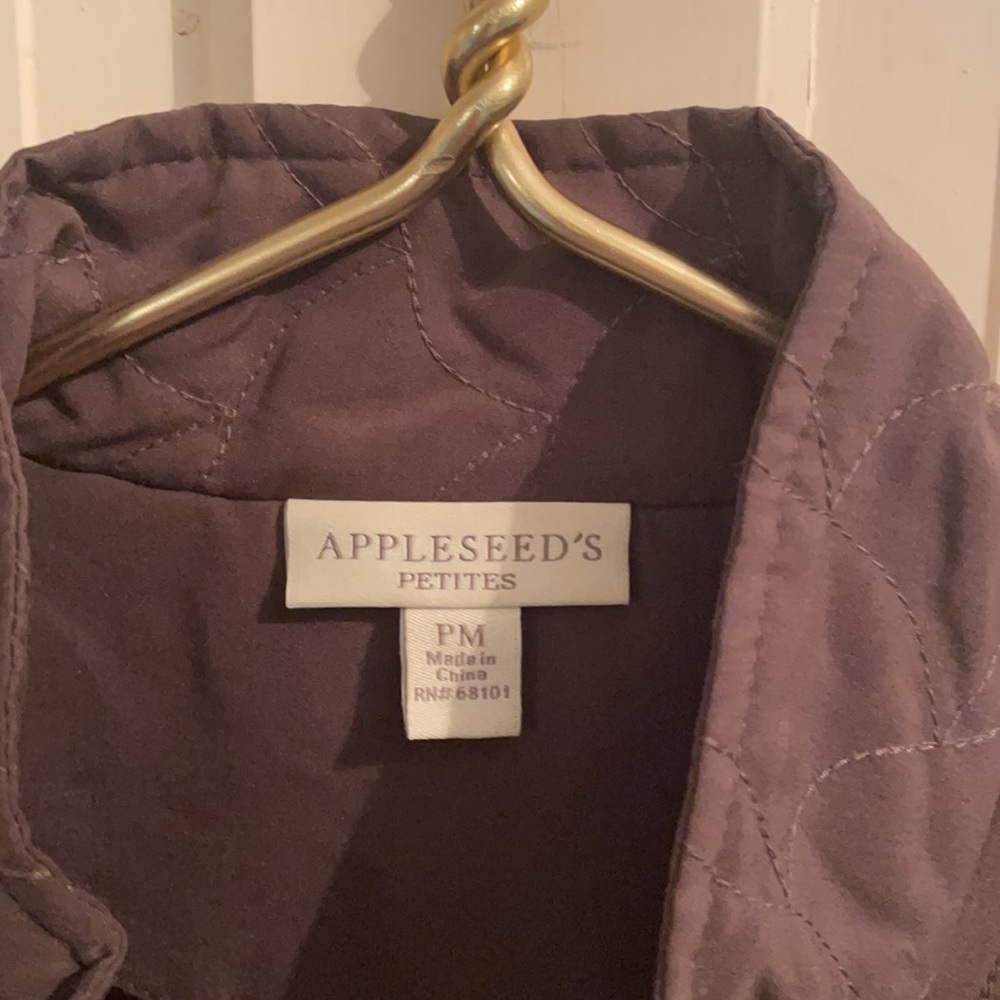 ❤️ 5 for $15 bundle item.  Appleseed brand brown/dark olive quilted vest - Picture 2 of 6